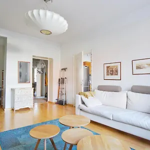 https://self-check-in-kallio-city-apartment-50m2.tophotelshelsinki.com